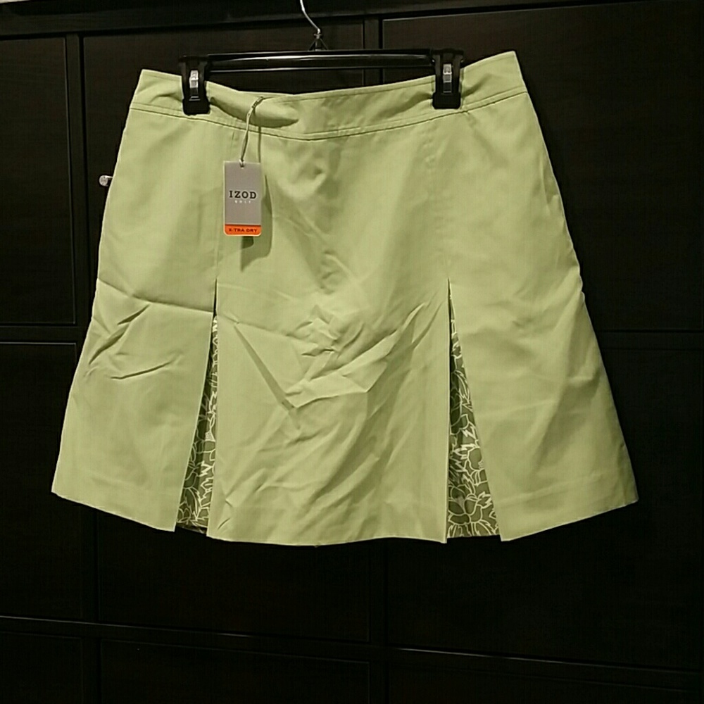 Izod golf mini skirt new